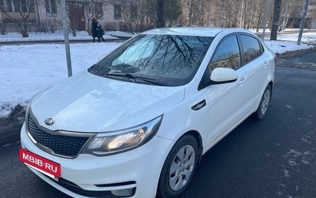 KIA Rio III рестайлинг, 2015 год, 995 000 рублей, 4 фотография