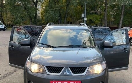 Mitsubishi Outlander III рестайлинг 3, 2007 год, 960 000 рублей, 9 фотография