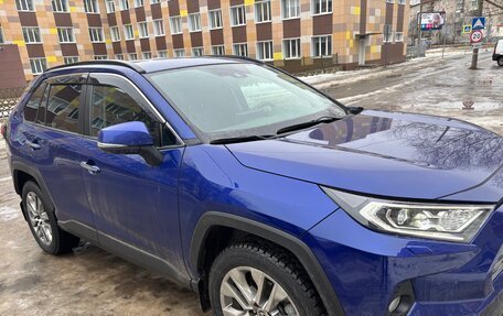 Toyota RAV4, 2021 год, 4 650 000 рублей, 2 фотография