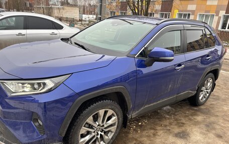 Toyota RAV4, 2021 год, 4 650 000 рублей, 3 фотография