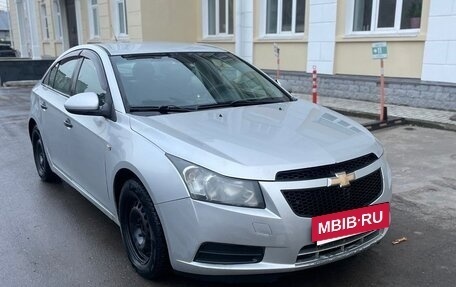 Chevrolet Cruze II, 2009 год, 349 500 рублей, 3 фотография