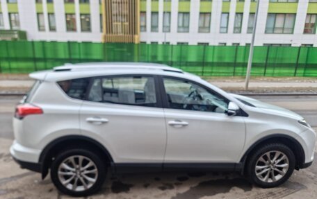 Toyota RAV4, 2018 год, 2 450 000 рублей, 3 фотография