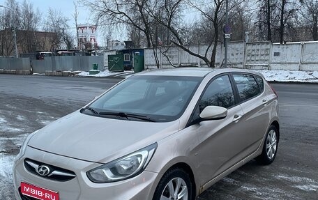 Hyundai Solaris II рестайлинг, 2012 год, 895 000 рублей, 1 фотография