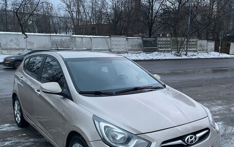 Hyundai Solaris II рестайлинг, 2012 год, 895 000 рублей, 3 фотография