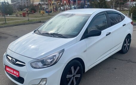 Hyundai Solaris II рестайлинг, 2013 год, 770 000 рублей, 1 фотография