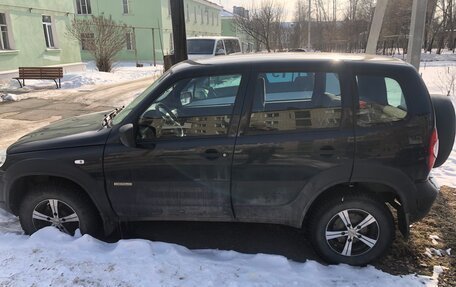 Chevrolet Niva I рестайлинг, 2017 год, 850 000 рублей, 2 фотография