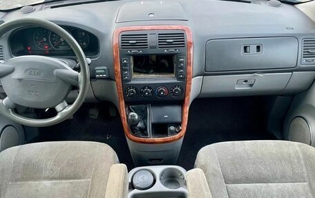 KIA Carnival III, 2003 год, 239 000 рублей, 13 фотография