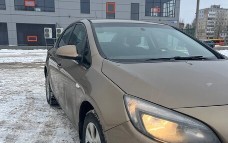 Opel Astra J, 2013 год, 880 000 рублей, 3 фотография