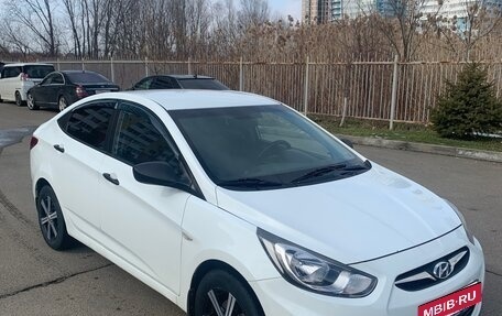 Hyundai Solaris II рестайлинг, 2013 год, 770 000 рублей, 3 фотография