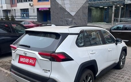 Toyota RAV4, 2024 год, 4 190 000 рублей, 1 фотография