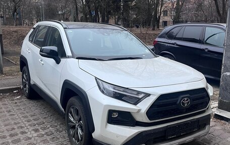 Toyota RAV4, 2024 год, 4 190 000 рублей, 4 фотография