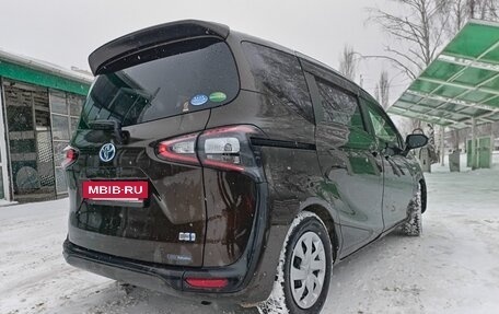 Toyota Sienta II, 2018 год, 1 600 000 рублей, 2 фотография