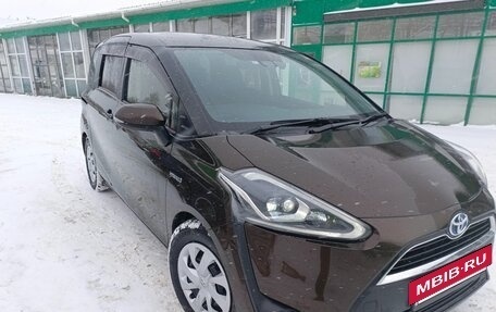 Toyota Sienta II, 2018 год, 1 600 000 рублей, 13 фотография