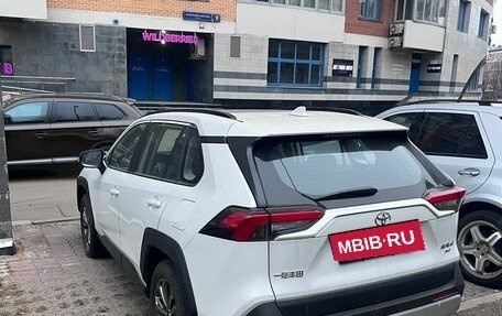 Toyota RAV4, 2024 год, 4 190 000 рублей, 2 фотография