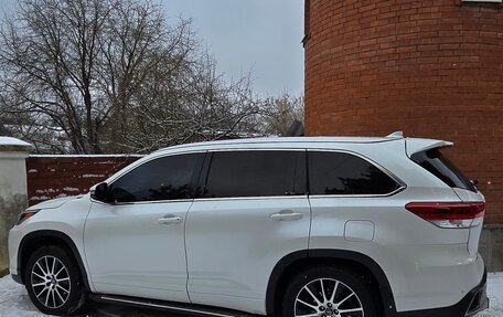 Toyota Highlander III, 2018 год, 4 200 000 рублей, 21 фотография