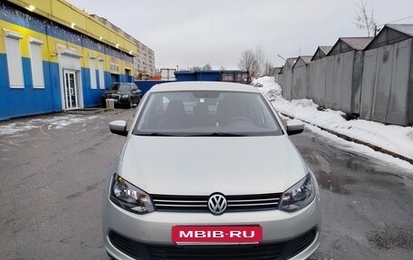 Volkswagen Polo VI (EU Market), 2013 год, 650 000 рублей, 2 фотография