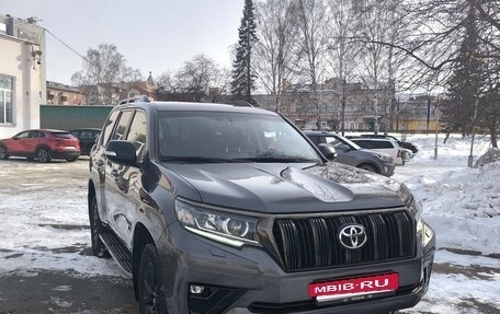 Toyota Land Cruiser Prado 150 рестайлинг 2, 2021 год, 6 420 000 рублей, 5 фотография