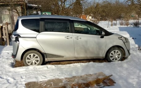 Toyota Sienta II, 2018 год, 1 599 000 рублей, 4 фотография