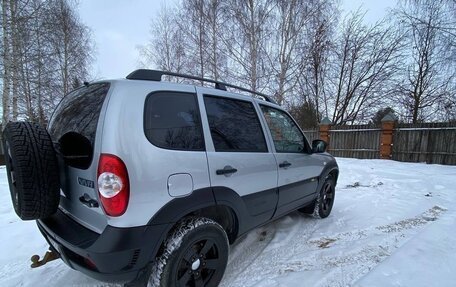 Chevrolet Niva I рестайлинг, 2018 год, 830 000 рублей, 4 фотография