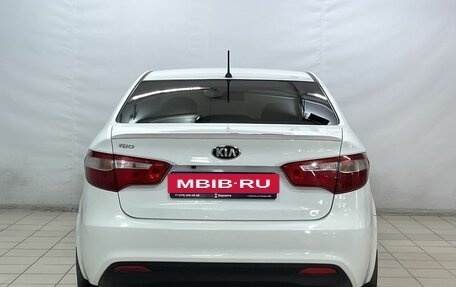 KIA Rio III рестайлинг, 2013 год, 900 000 рублей, 6 фотография