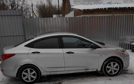 Hyundai Solaris II рестайлинг, 2013 год, 850 000 рублей, 5 фотография