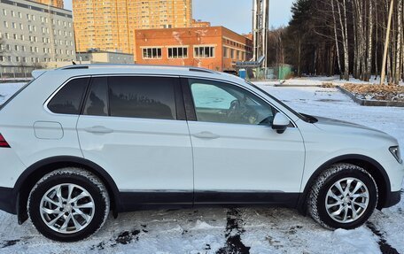 Volkswagen Tiguan II, 2018 год, 2 199 000 рублей, 8 фотография