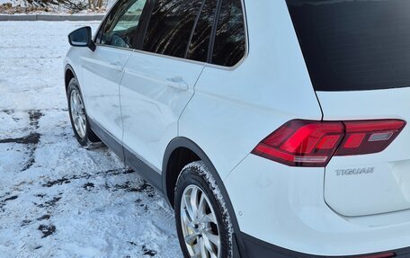 Volkswagen Tiguan II, 2018 год, 2 199 000 рублей, 5 фотография