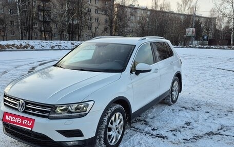 Volkswagen Tiguan II, 2018 год, 2 199 000 рублей, 2 фотография