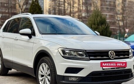 Volkswagen Tiguan II, 2018 год, 2 390 000 рублей, 2 фотография