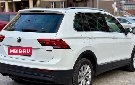 Volkswagen Tiguan II, 2018 год, 2 390 000 рублей, 6 фотография