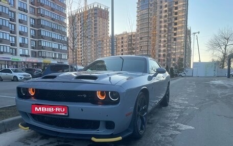 Dodge Challenger III рестайлинг 2, 2021 год, 4 100 000 рублей, 7 фотография