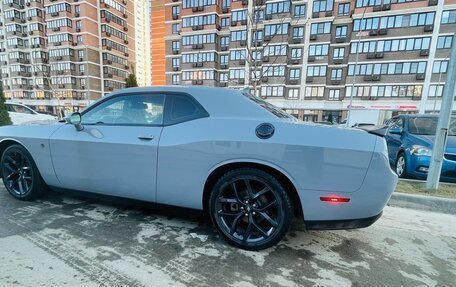 Dodge Challenger III рестайлинг 2, 2021 год, 4 100 000 рублей, 15 фотография