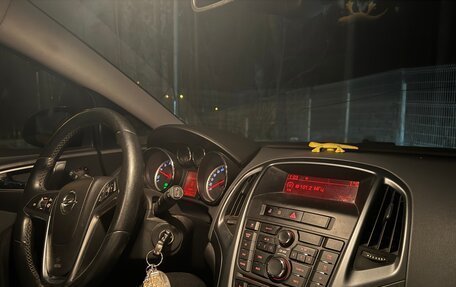 Opel Astra J, 2011 год, 950 000 рублей, 7 фотография