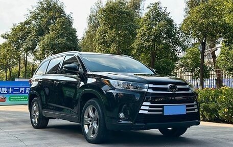 Toyota Highlander III, 2021 год, 3 356 000 рублей, 1 фотография