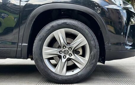 Toyota Highlander III, 2021 год, 3 356 000 рублей, 16 фотография