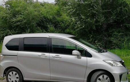 Honda Freed I, 2015 год, 1 400 000 рублей, 5 фотография