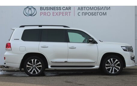 Toyota Land Cruiser 200, 2019 год, 9 600 000 рублей, 6 фотография