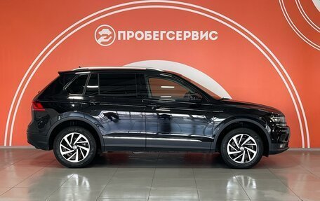 Volkswagen Tiguan II, 2018 год, 2 799 000 рублей, 4 фотография