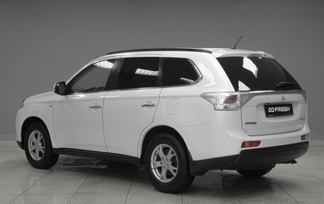 Mitsubishi Outlander III рестайлинг 3, 2013 год, 1 999 000 рублей, 2 фотография