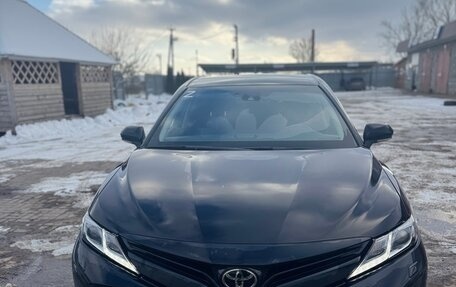 Toyota Camry, 2018 год, 3 175 000 рублей, 4 фотография