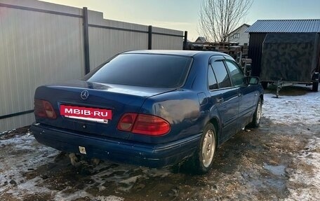 Mercedes-Benz E-Класс, 1996 год, 240 000 рублей, 4 фотография