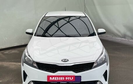 KIA Rio IV, 2021 год, 1 090 000 рублей, 3 фотография