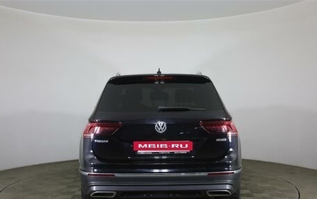 Volkswagen Tiguan II, 2019 год, 3 077 000 рублей, 6 фотография