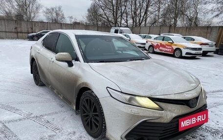 Toyota Camry, 2022 год, 3 470 000 рублей, 2 фотография