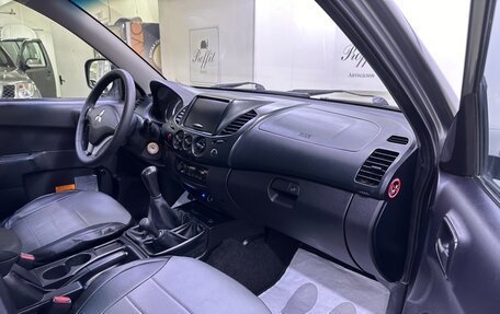 Mitsubishi L200 IV рестайлинг, 2015 год, 1 449 000 рублей, 11 фотография