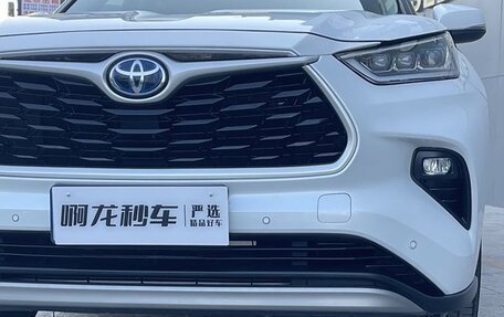 Toyota Highlander, 2022 год, 3 700 000 рублей, 6 фотография
