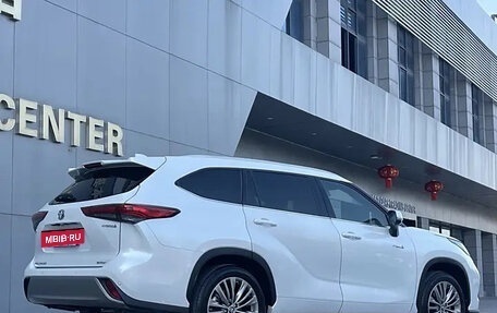 Toyota Highlander, 2022 год, 3 700 000 рублей, 7 фотография