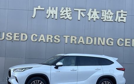 Toyota Highlander, 2022 год, 3 700 000 рублей, 8 фотография