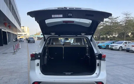 Toyota Highlander, 2022 год, 3 700 000 рублей, 11 фотография