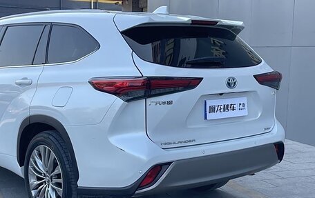 Toyota Highlander, 2022 год, 3 700 000 рублей, 9 фотография